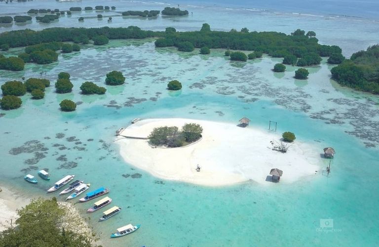 Pantai Pasir Perawan via Drone